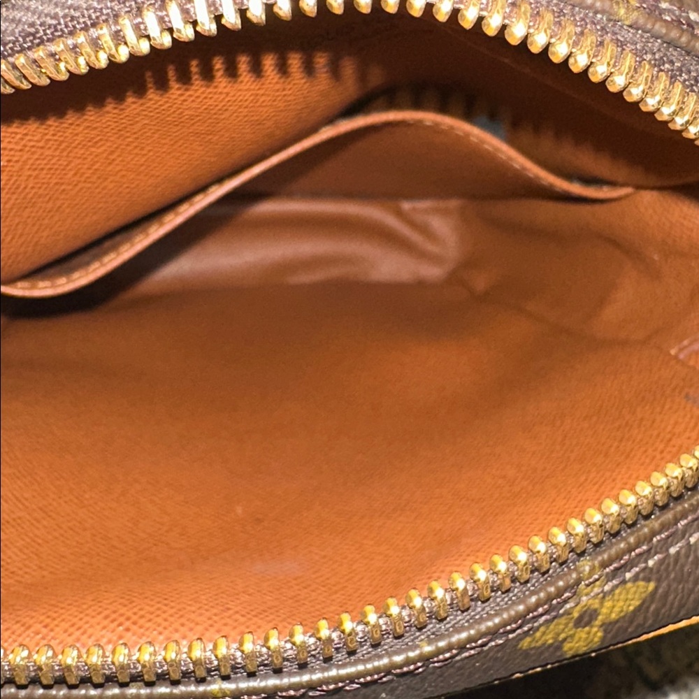 Louis Vuitton Crossbody Danube Bag - Picture 8 of 11